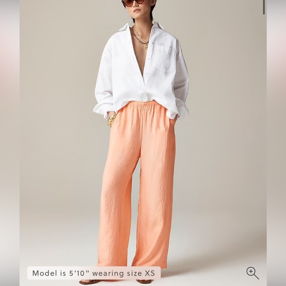 J. Crew Pants - NWT Stratus pant in blushed peach textured satin MT​
